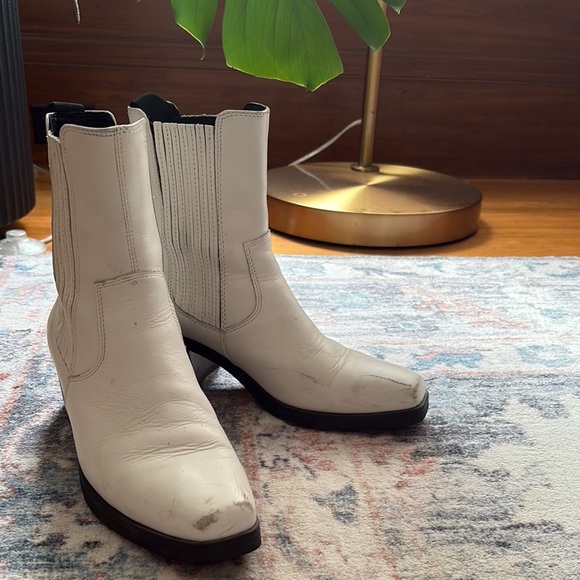 Vagabond White Heeled Boots - Picture 1 of 4